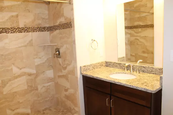 Bathroom Birchwood Commons